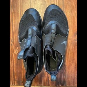 Boys Nike Flex runner size 5